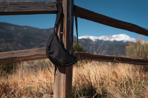 Sac banane en bandoulière en rPET AWARE™ Crescent 24