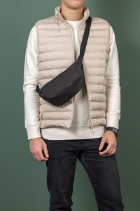 Sac banane en bandoulière en rPET AWARE™ Crescent 17