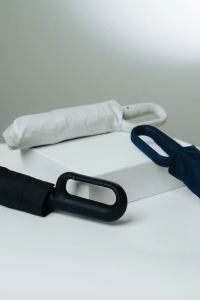 Parapluie 21'' avec mousqueton en rPET AWARE™ Yara 13