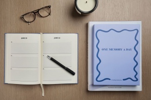 VINGA One memory a day Journal intime en papier  recyclé GRS 7