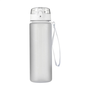 Bouteille d'eau en plastique transparent mat avec bouchon à vis étanche et boucle de transport pratique 3