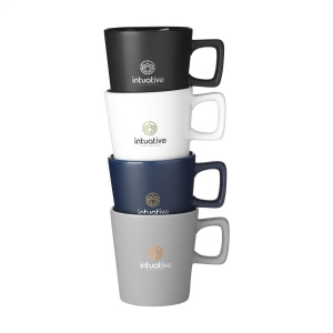 Mug moderne en céramique de haute qualité et 5% de céramique recyclée. Pourvu d'une couche supérieure mate. 13