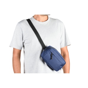 MYKONOS. Sac type "banane" en polyester recyclé 600D et doublure en polyester recyclé 210D 12
