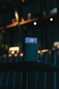 Porte cartes avec géolocalisation en polyester RCS Seekcard 13