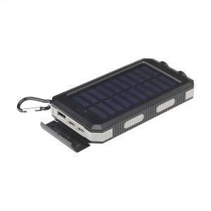 Powerbank solaire robuste pour activités extérieur, d'une capacité de 8 000 mAh, avec un boîtier en ABS recyclé et des bords protecteurs en silicone sur les coins 9