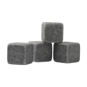 Ce lot de 4 glaçons réutilisables en granit de la marque Wooosh est parfait pour rafraîchir une boisson sans l'édulcorer 3