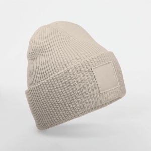 Bonnet à large revers avec patch ton sur ton 6