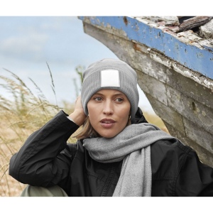 Bonnet tricoté avec empiècement