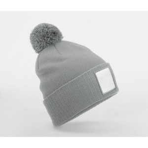 Bonnet avec pompon et patch 2