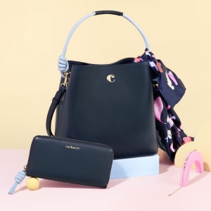 Portefeuille voyage Apolline Navy 7