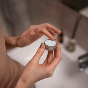 Baume à lèvre rond en boite en aluminium recyclé 2
