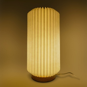 Lampe LED en papier pliable Coollux Aurora Tall sur base en bois, 32cm 5