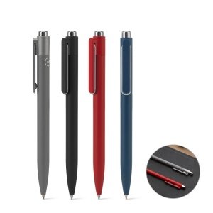 KYLIE. Stylo à bille en aluminium (94% recyclé) avec clip innovant