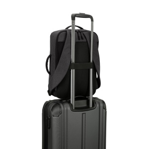 NIAMEY. Sac à dos pour ordinateur portable 15.6" en polyester recyclé 300D haute densité 13