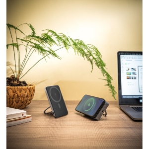 WARSHEL 10. Batterie nomade magnétique de 10 000 mAh avec chargeur sans fil ultrarapide de 15 W en ABS recyclé (100 % rABS) avec support 5