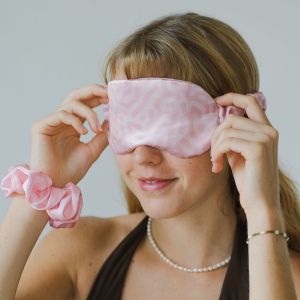 Masque de nuit en satin 8