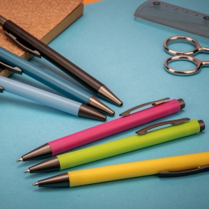 Stylo en plastique avec clip en métal MIKOLAJ 56