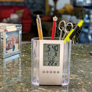 Support de bureau acrylique MARKUS 6
