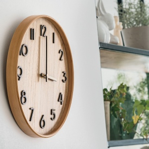 Horloge murale en bois CATHERINE 7