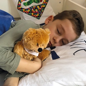 Maman ours en peluche BENIAMINO 4