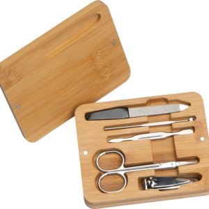 Set de manucure dans un étui en bambou CANDACE 4