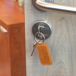 PORTE-CLE EN CUIR VERITABLE MARRON CLAIR 4