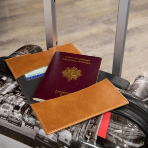 PORTE-PASSEPORT / CARTE GRISE / ASSURANCE EN CUIR VERITABLE MARRON CLAIR 5