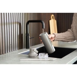 Gourde double paroi de 500 ml en acier inoxydable Omari 23