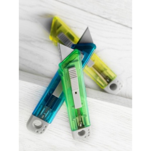 Cutter en plastique translucide Griffin 13