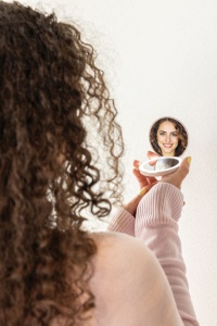 Miroir de maquillage à LED en plastique recyclé RCS Lumora 4