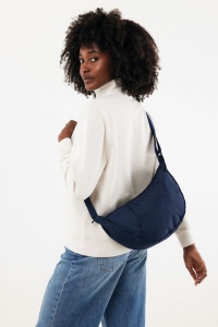Sac bandoulière XL en rPET AWARE™ Crescent 23