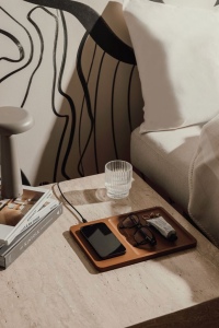 VINGA Plateau organisateur avec chargeur de bureau RCS Timo 14