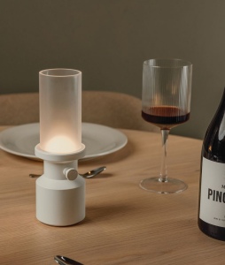 VINGA Lampe de table Niori RCS 15