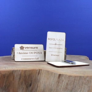 Badge bois 80x50mm magnetique bords arrondis