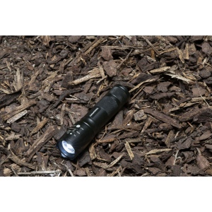 Lampe de poche compacte et légère en aluminium avec une puissante LED de 1 watt (80 lumens) et une fonction zoom 6