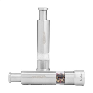 Un ensemble de deux moulins compacts et pratiques de la marque Brabantia, un pour le sel et un pour le poivre 4