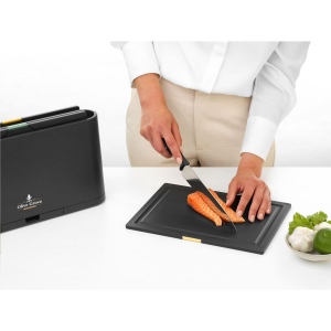 Set complet de planches à découper de la marque Brabantia, composé de quatre planches à découper dans un élégant support 5