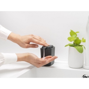 Distributeur de savon Brabantia en plastique, avec grande ouverture de remplissage 10