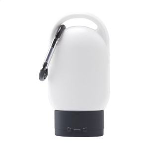 Une lotion solaire protectrice (indice 30) dans un flacon en plastique pratique avec un bouchon coloré et un mousqueton en métal de la même couleur 12
