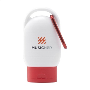 Une lotion solaire protectrice (indice 30) dans un flacon en plastique pratique avec un bouchon coloré et un mousqueton en métal de la même couleur 5