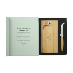 Cet ensemble pour le fromage offre une présentation élégante dans un format compact 3