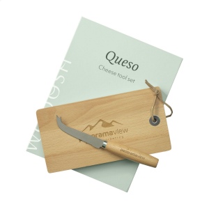 Cet ensemble pour le fromage offre une présentation élégante dans un format compact 2