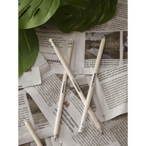 Crayon taillé à partir de vieux journaux recyclés 3