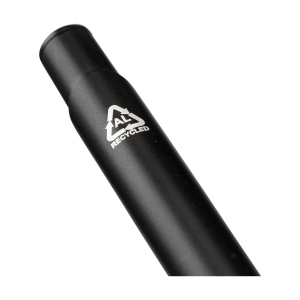 Stylo à bille bleu avec un corps du stylo composé à 100% d'aluminium recyclé 24
