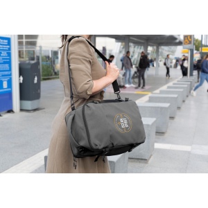 Ce sac à dos Cabin Flight compact et polyvalent est conçu pour être emporté comme bagage à main dans l'avion par toutes les compagnies aériennes 14