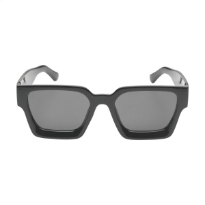 Lunettes de soleil au design rétro saisissant 7