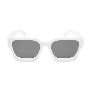 Lunettes de soleil au design rétro saisissant 9