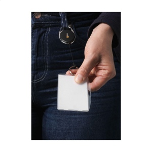 Porte-cartes avec mécanisme d'enroulement et système de recul 8