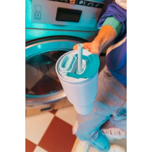 Grand gobelet de la marque Kambukka® en acier inoxydable 18/8 isolé sous vide 12