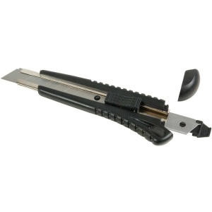 Cutter avec deux lames de recharge 11